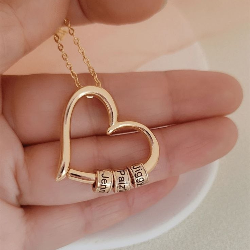 Collier Prénom Personnalisé Cœur – Cadeau Maman avec Prénoms Enfants